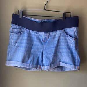 Old Navy Maternity Shorts size 14